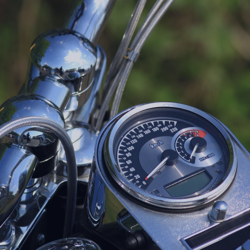 Hoe lang gaat een motor accu mee?